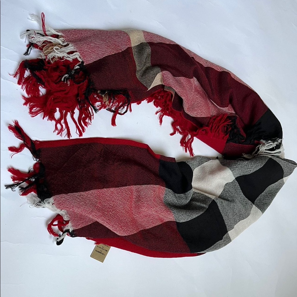 Burberry scarf - Picture 6 of 8